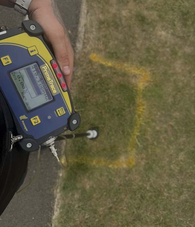 HUBB Group engineer conducting non-destructive leak detection in Radlett